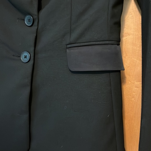 Express Design Studio black blazer EUC all pockets are functional with silk feel - Picture 5 of 11